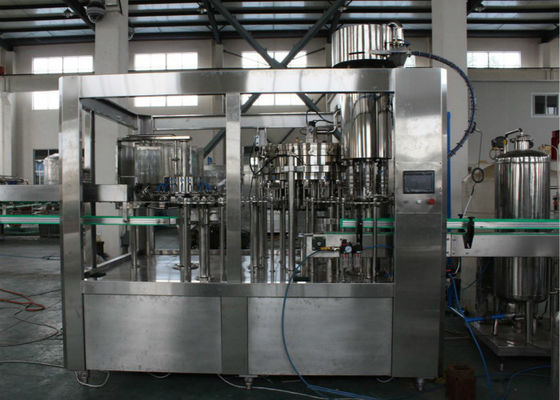 Chine Bouteilles en verre de machine carbonatée multifonctionnelle de boisson pour la bière de boisson non alcoolisée/kola/fruit fournisseur