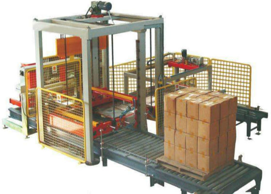 Chine Machine automatique de Palletizer de basse position, sortie entière de pile de Palletizer de carton automatique  fournisseur